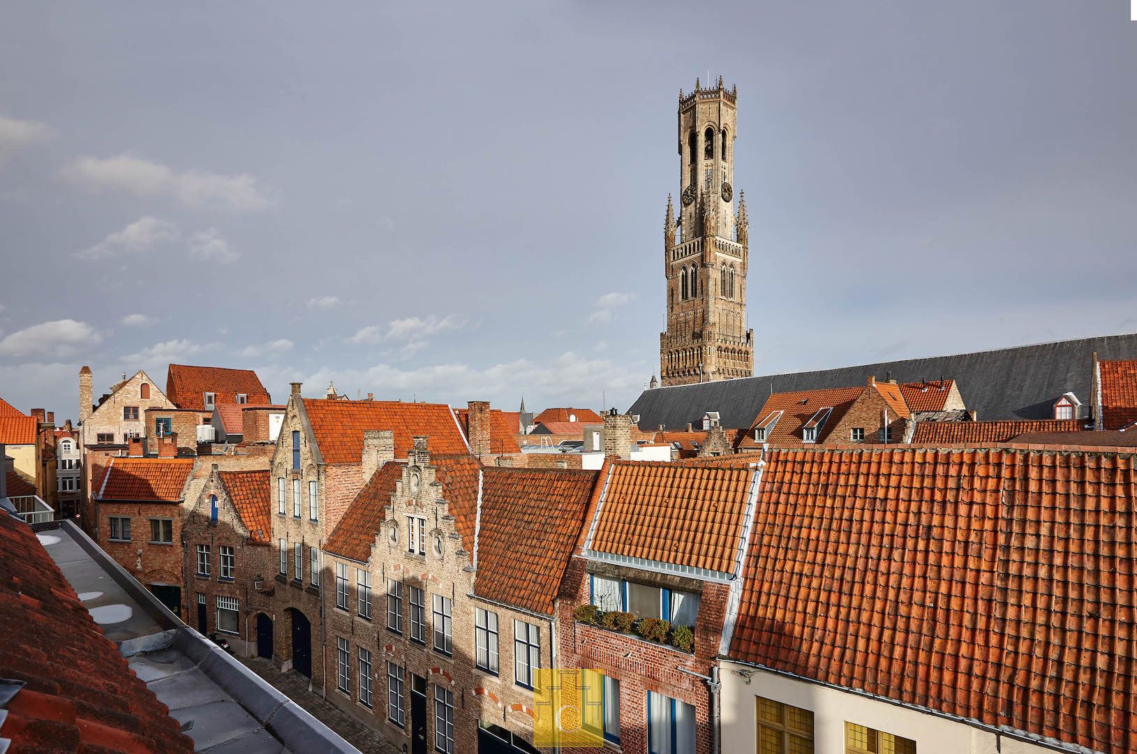 Gelijkvloersappartement zonneterras en tuin,  autostandplaats in kleine luxe-residentie tussen Sint-Salvators en Markt foto 2