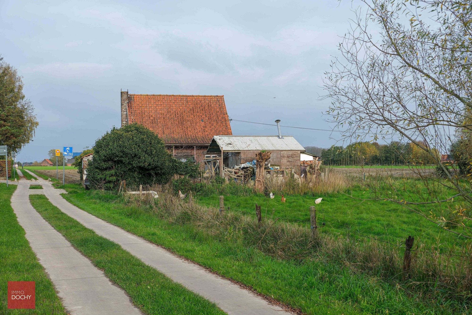 Oude woning met landelijk zicht foto 2