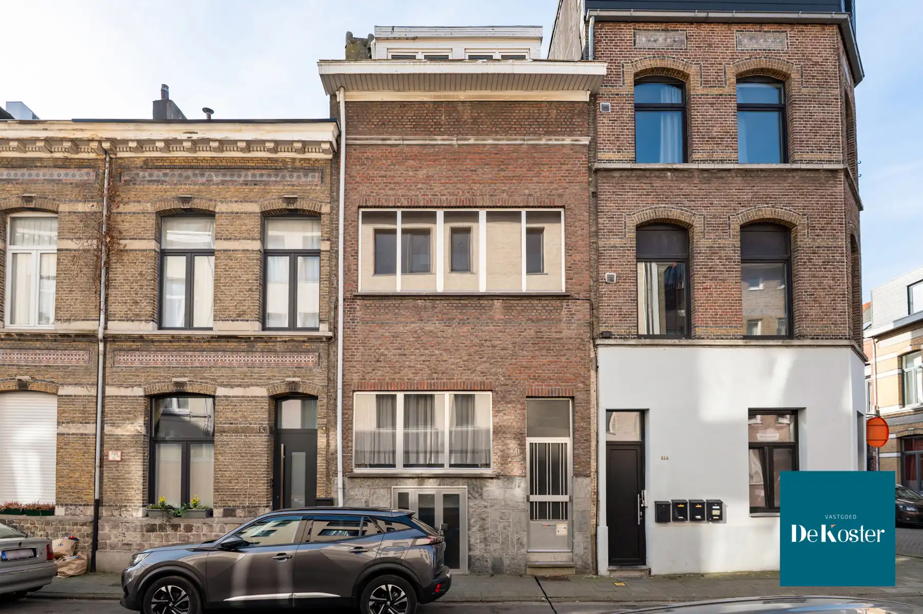 Te renoveren woning met 4 slaapkamers op centrale ligging foto 2
