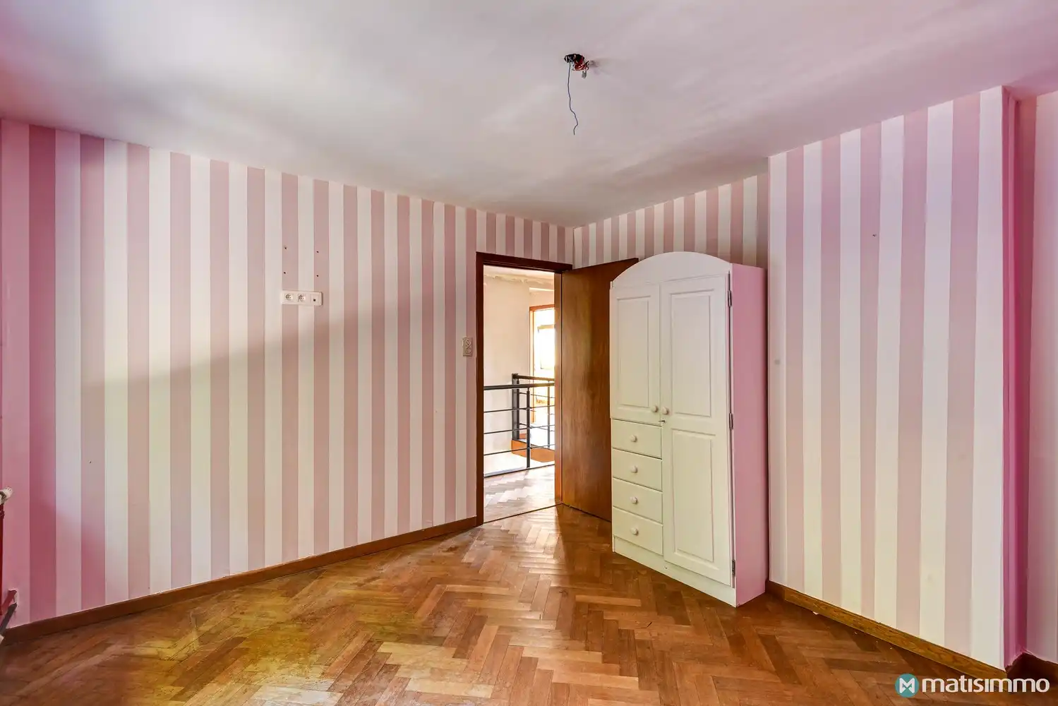 ZEER RUIME&nbsp;TE RENOVEREN&nbsp;GEZINSWONING MET 4 SLAAPKAMERS EN BIJGEBOUW VAN +- 100 M2&nbsp;OP PERCEEL VAN 1HA 29A 93CA IN DIEPENBEEK foto 14