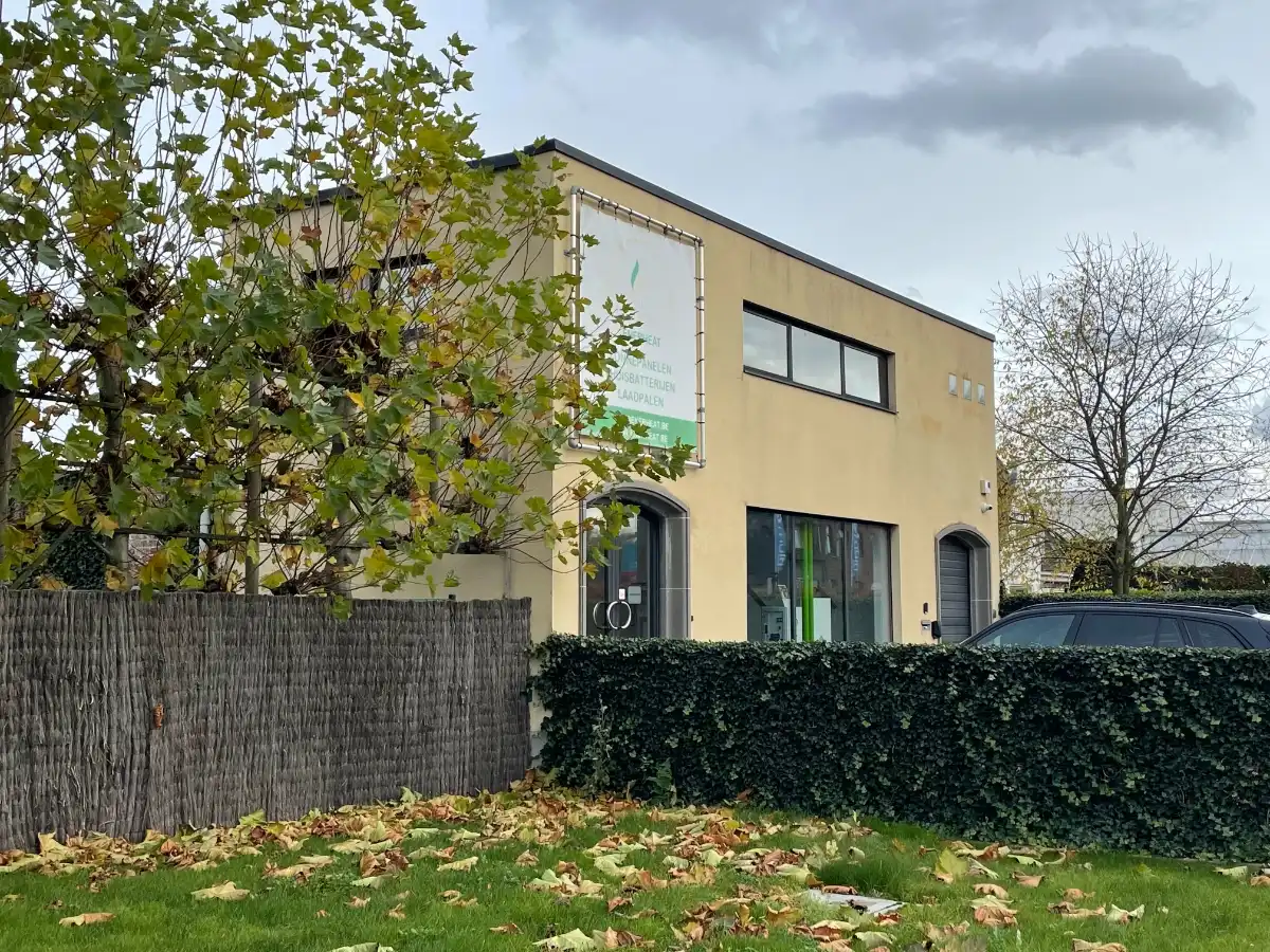 TOONZAAL + MAGAZIJN + KANTOOR foto 2