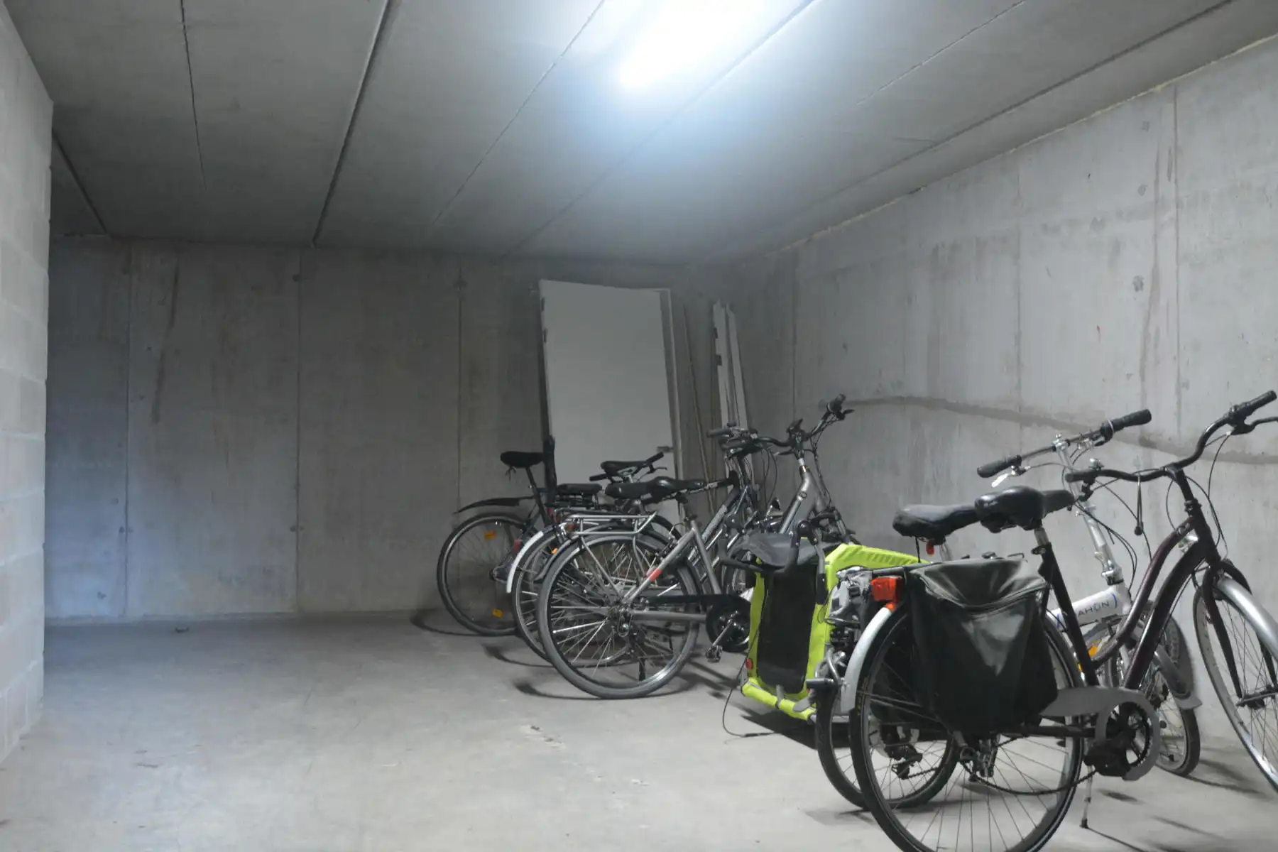Ruim&energiezuinig 2-slpkmrappartement met terras en airco foto 24