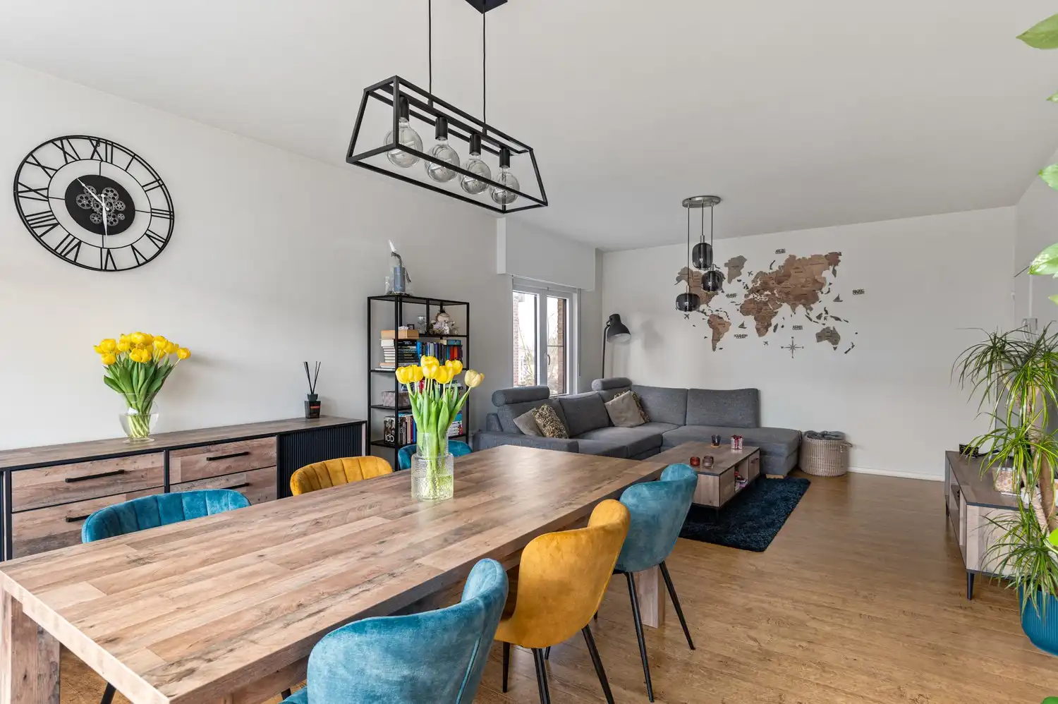 Halfopen appartement met 3 SLPKS, terras en garagebox in Schoten foto 3