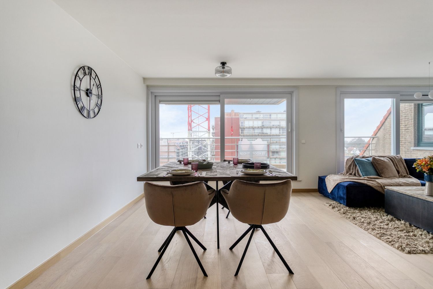 Instapklaar appartement met 2 slaapkamers en mooi zeezicht foto 3