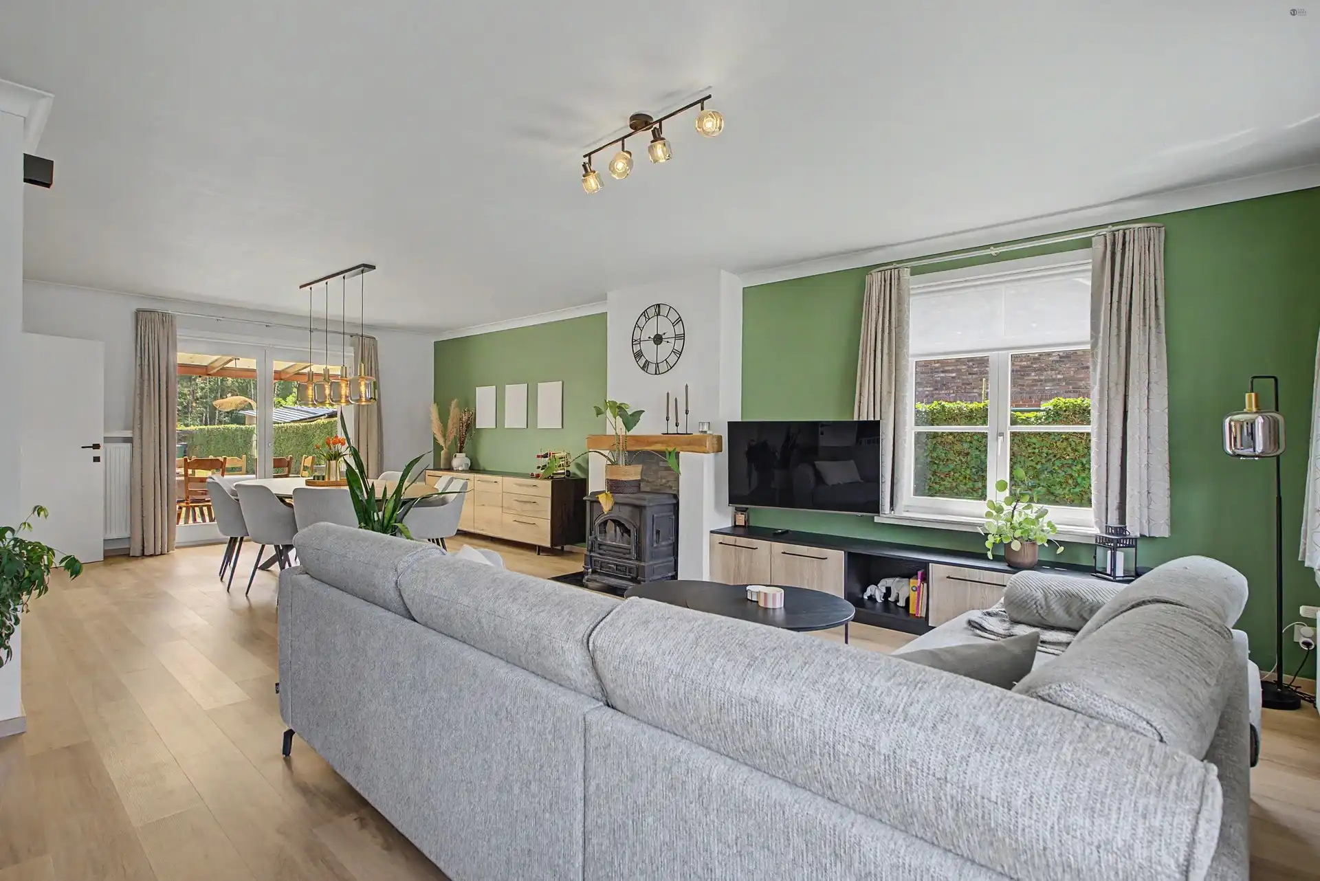 Instapklare Halfopen bebouwing in groene omgeving foto 8