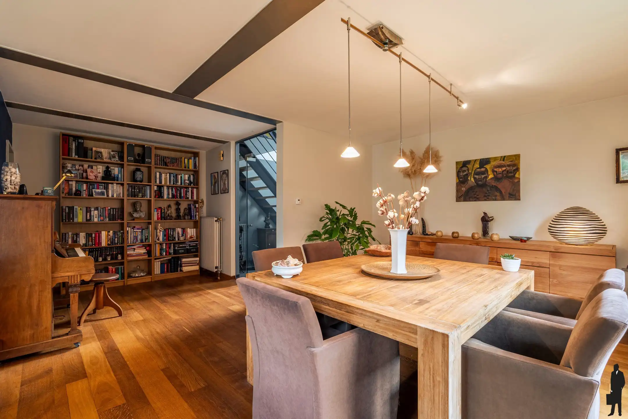 Instapklare gezinswoning met 3slks, tuin en garage op 563 m² foto 7