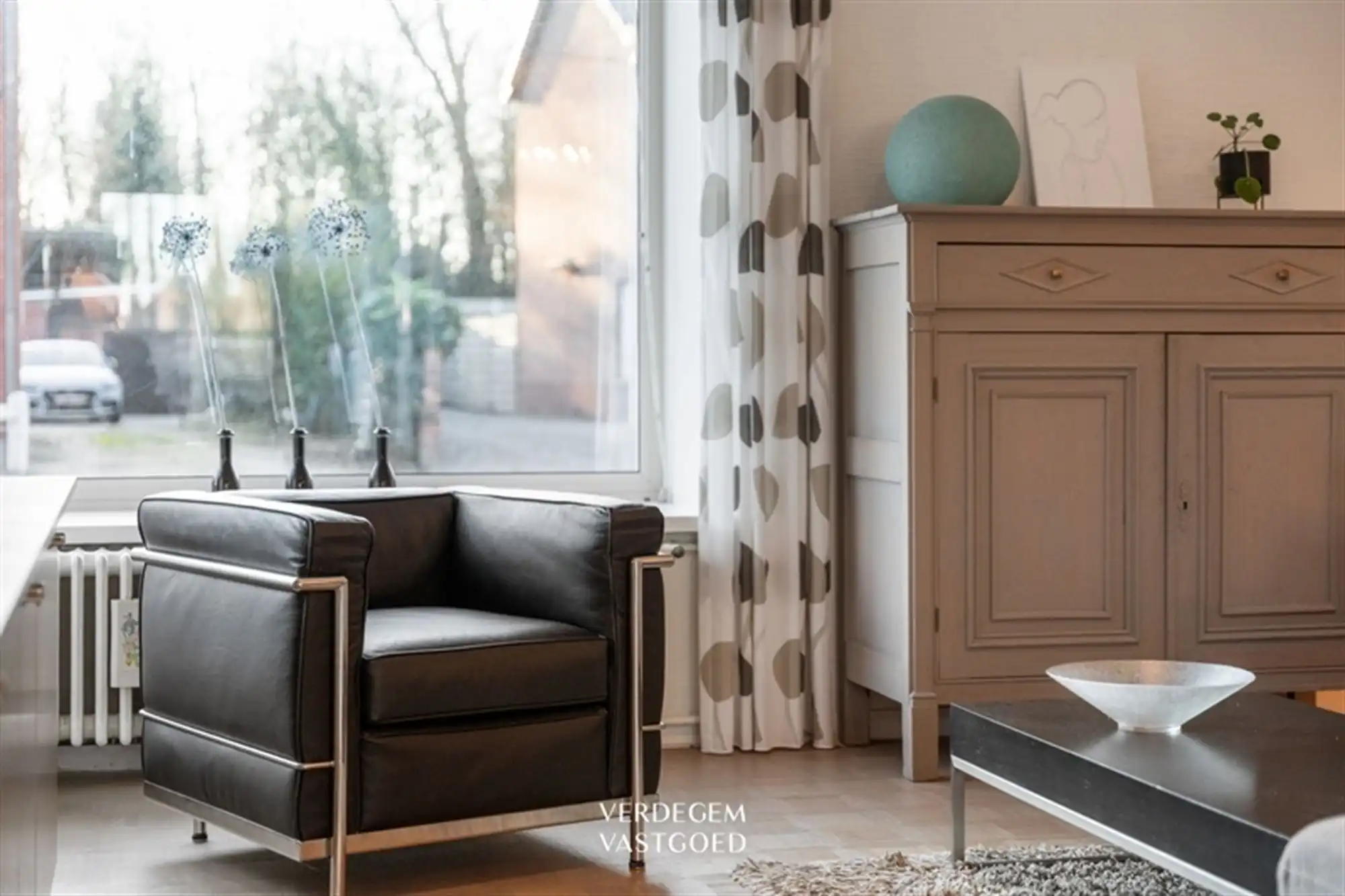 Stijlvolle en instapklare woning met 2+1 slaapkamers, garage en mooie tuin foto 6