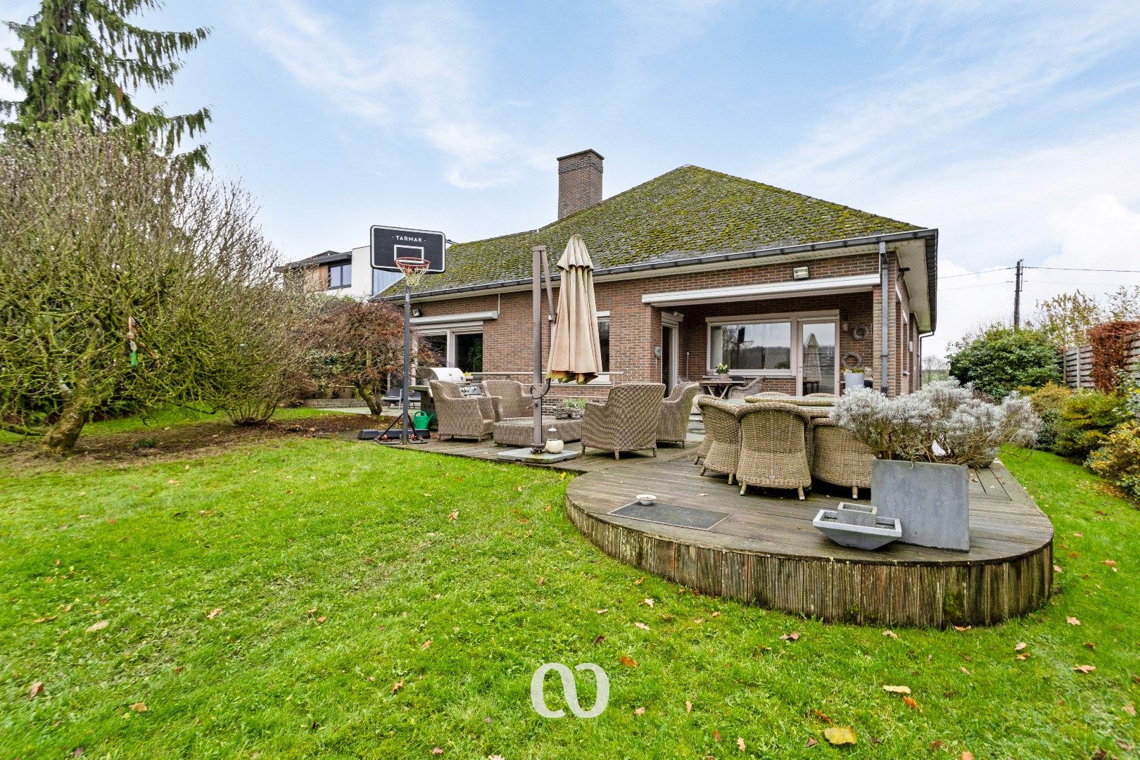 Subliem gelegen villa met prachtig zicht foto 24