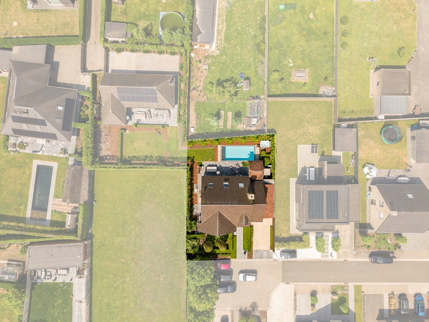 Luxueuze villa met zwembad, poolhouse en vier slaapkamers  foto 36