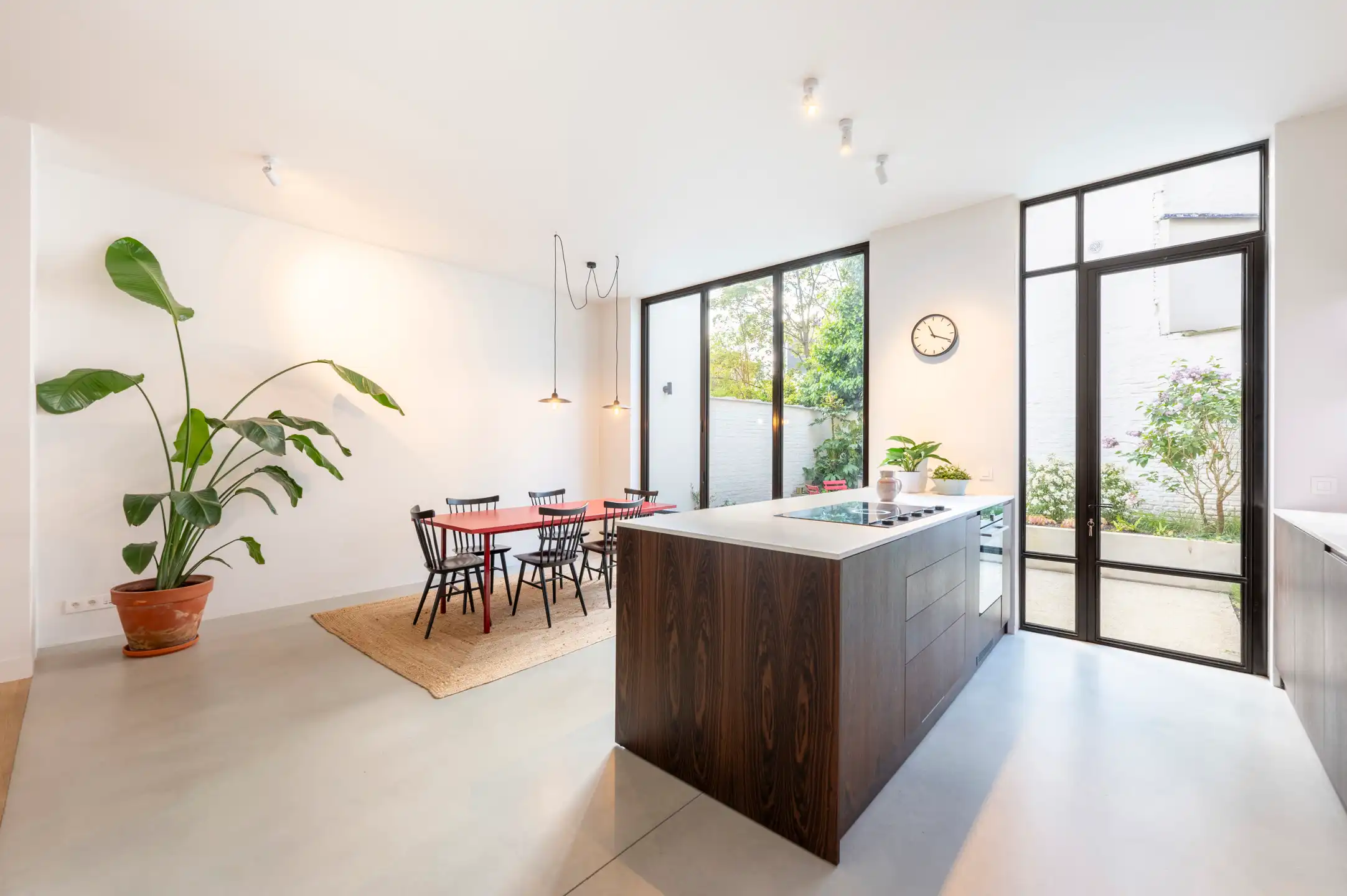 ANTWERPEN-ZUID - Gerenoveerd herenhuis met tuin  foto 3