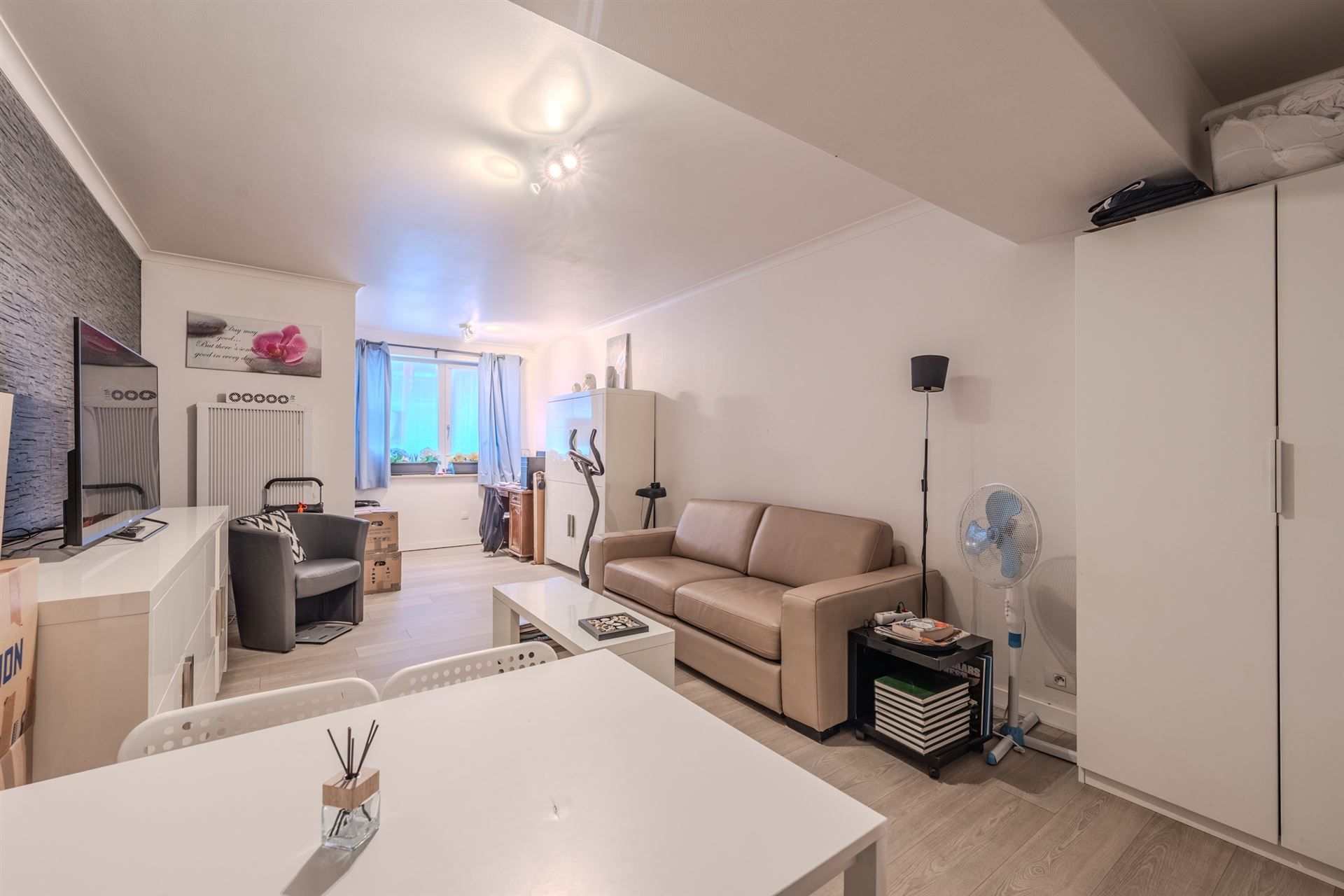 handelspand met woonst foto 24