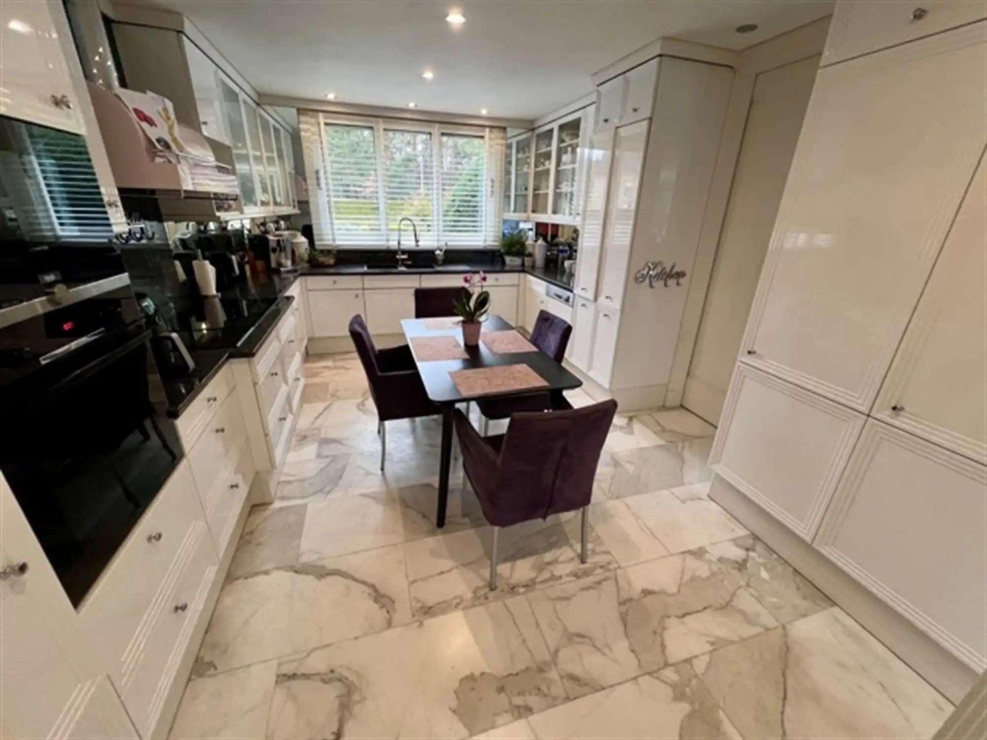 Statig landgoed met binnenzwembad op toplocatie foto 34