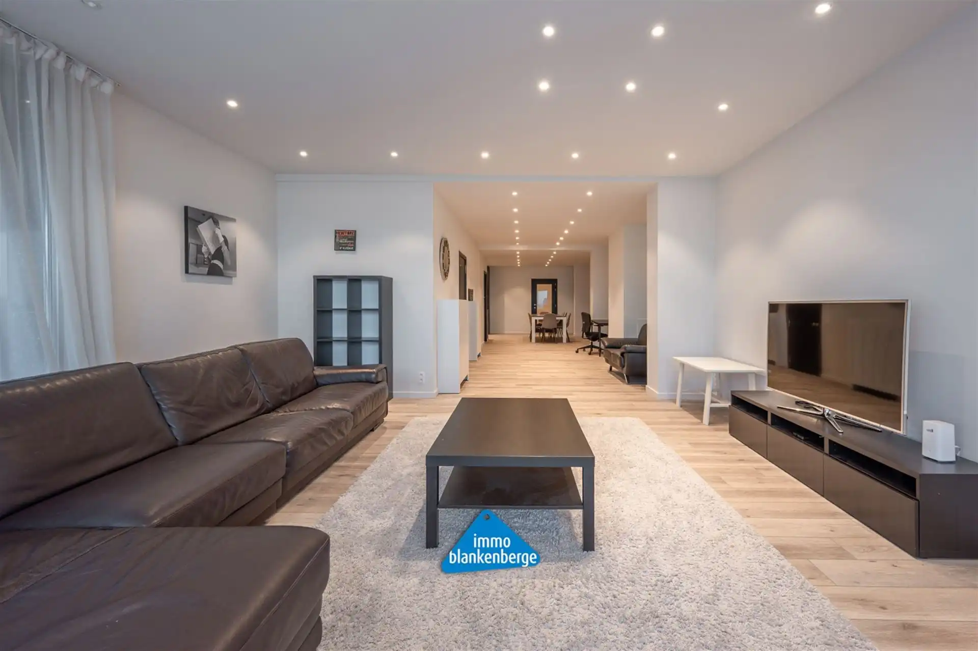 Ruim Gelijkvloers Appartement op de Zeedijk met Frontaal Zeezicht foto 6