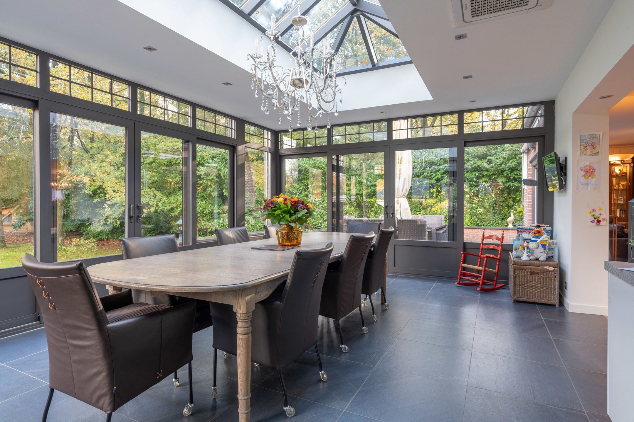 Prachtige villa op een perceel van 2.633m² foto 16