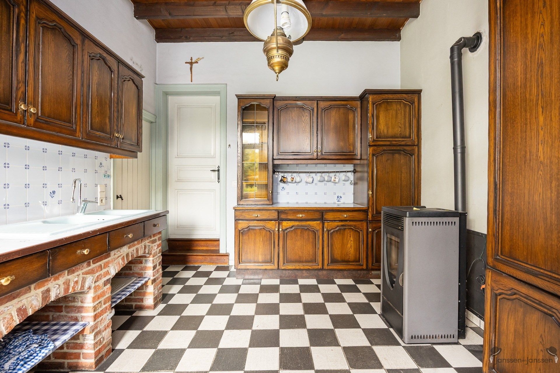 Authentieke woning met karakter in het hart van Sint-Lenaarts foto 11