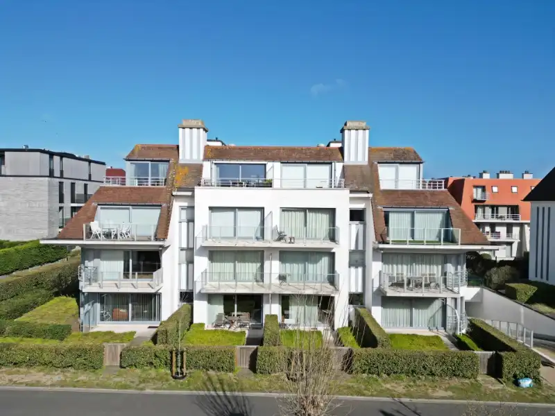 Zonnig gelijkvloers appartement met 2 grote terrassen! foto 2