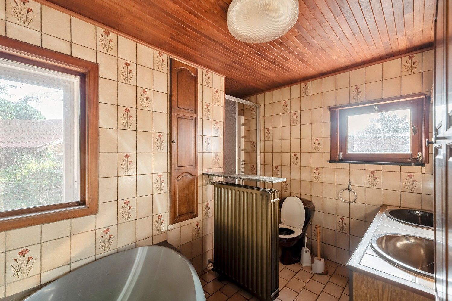 Halfopen bebouwing met garage in doodlopende straat foto 12