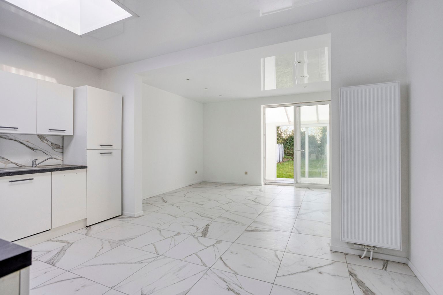 Volledig gerenoveerde gesloten bebouwing te Drogenbos foto 4