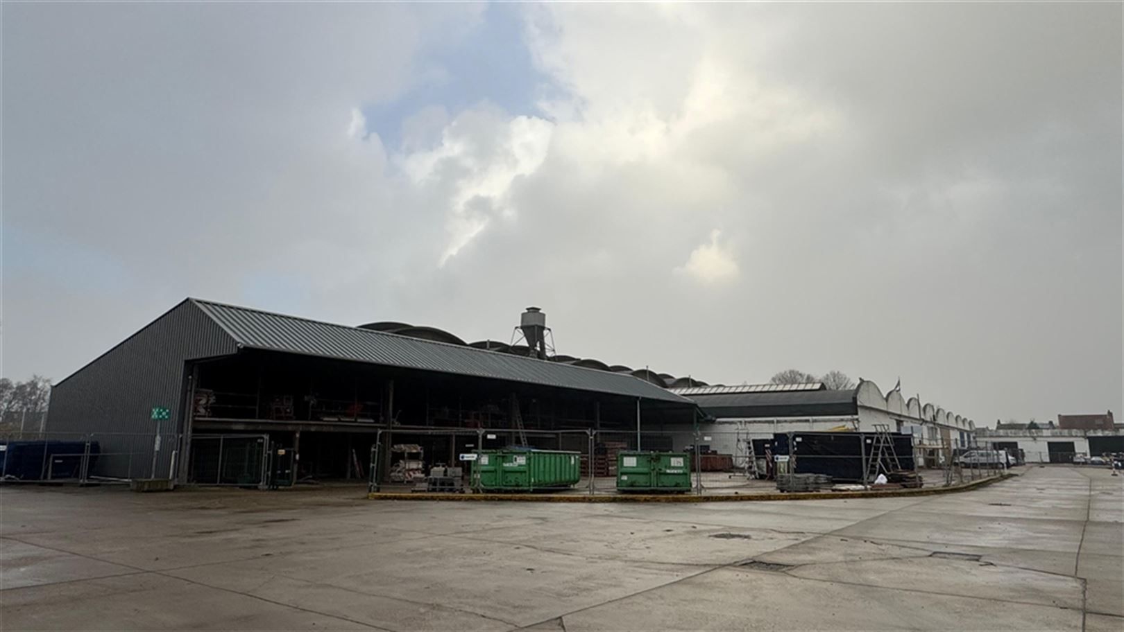 Semi-industrieele site met buitenterrein foto 8