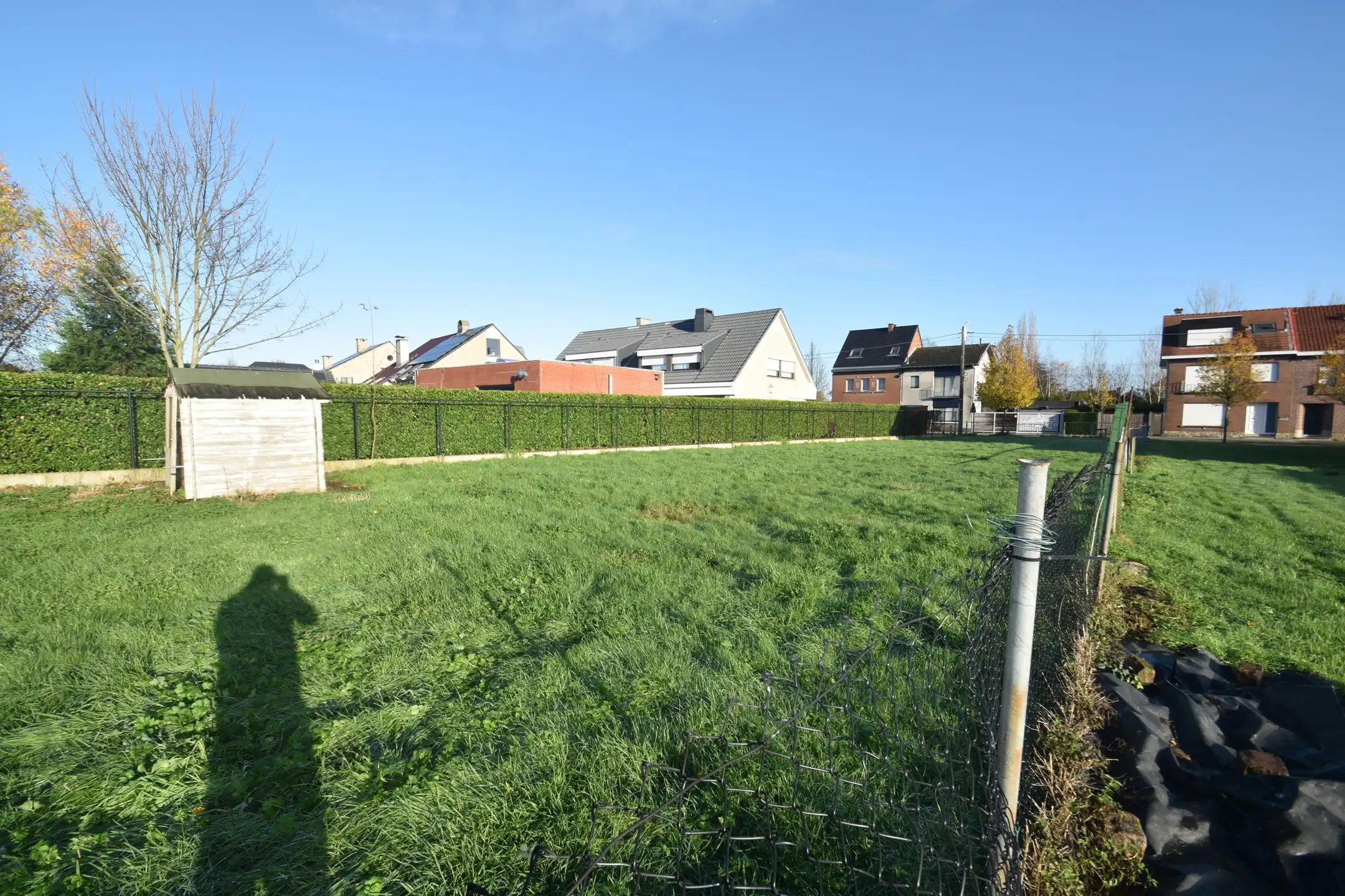 Een perceel bouwgrond voor een Half-open woning op 06 are 76 ca foto 3