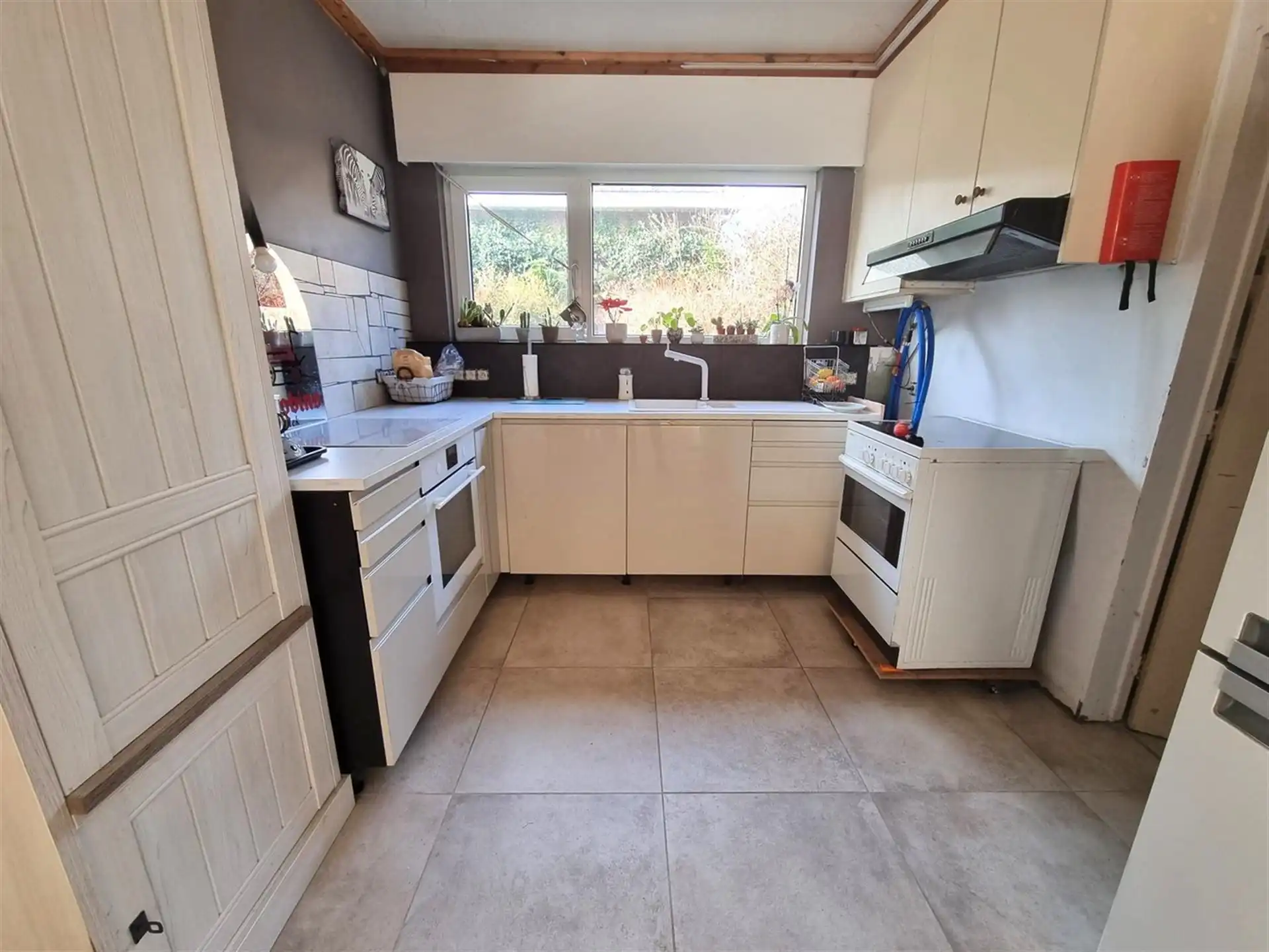 Rustig gelegen woning te centrum Schriek, 3 slaapkamers, garage en ruime tuin op 7a45ca foto 3