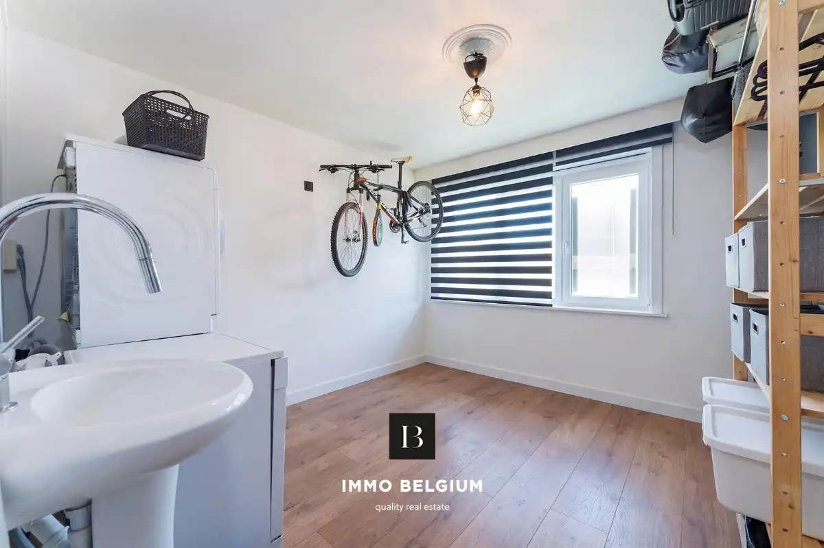 Instapklaar hoekappartement nabij het centrum met 2 slaapkamers foto 6