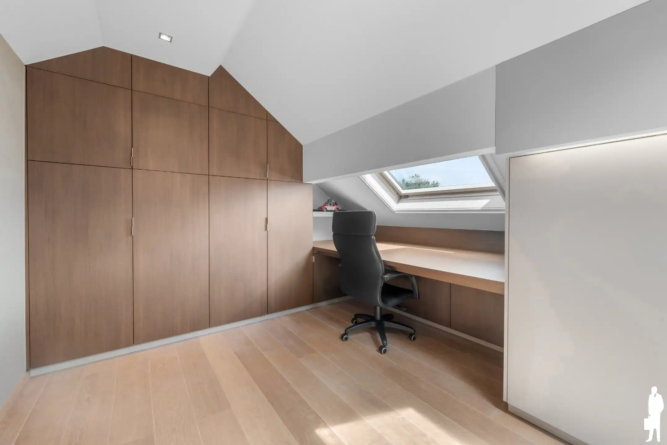 Prachtige woning met 5 slaapkamers, 2 badkamers en bijgebouw foto 26