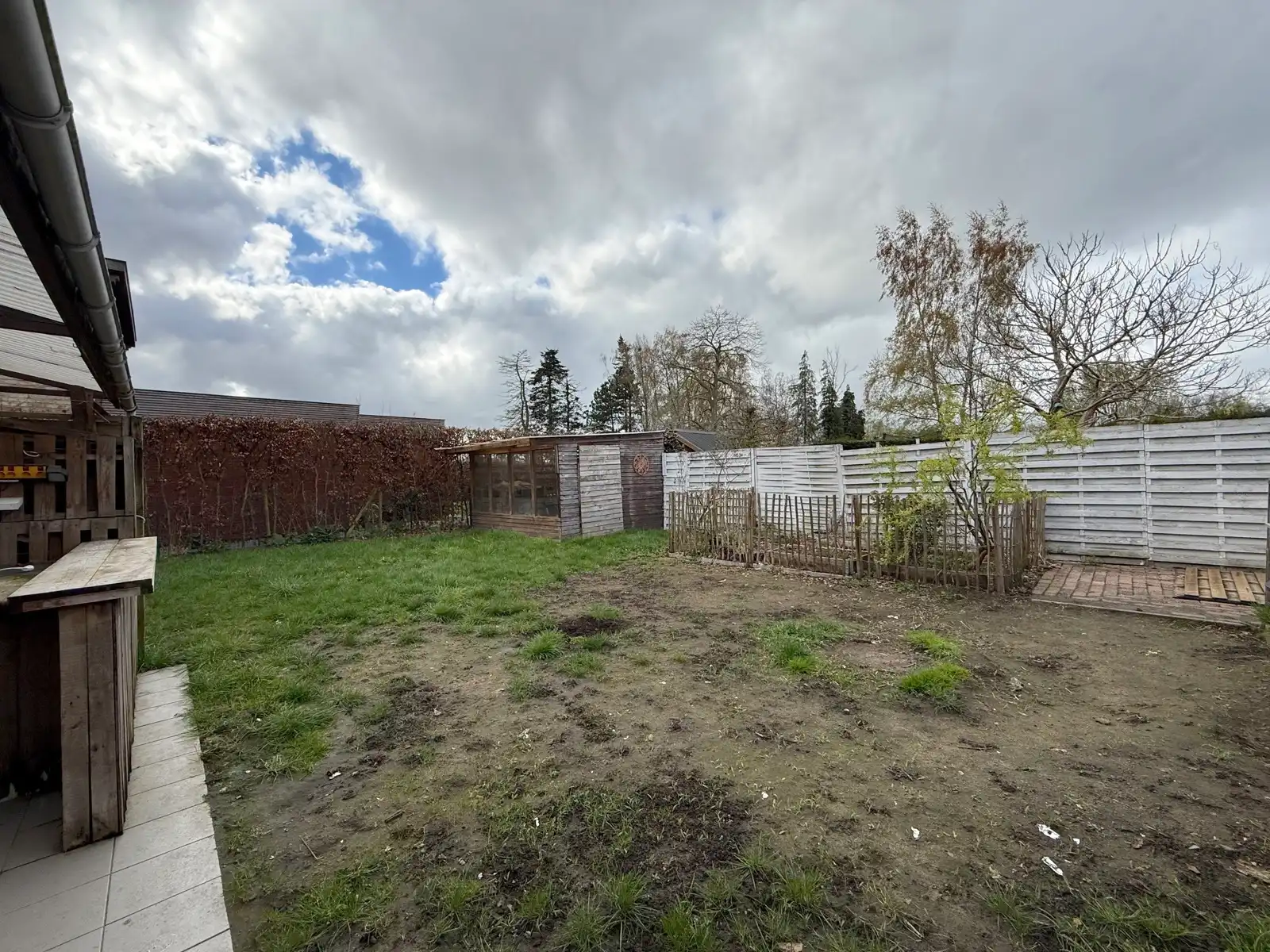 Te renoveren woning met 3 slaapkamers, garage en tuin foto 18