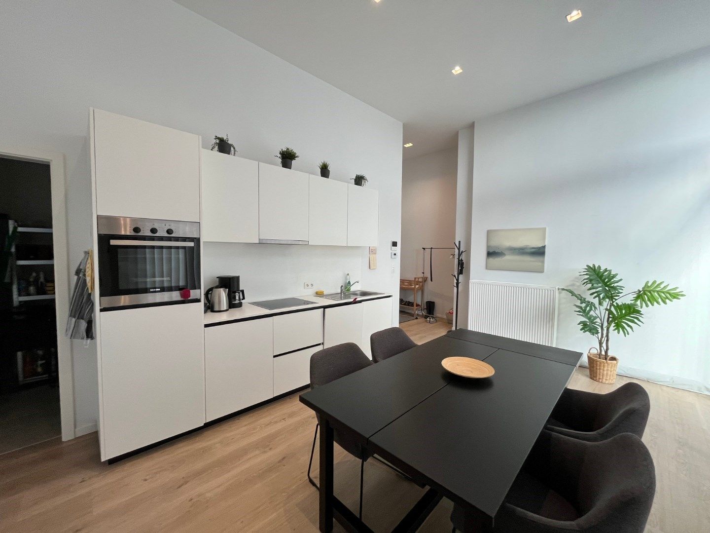 Bijzonder ruim dakappartement met terras. foto 3