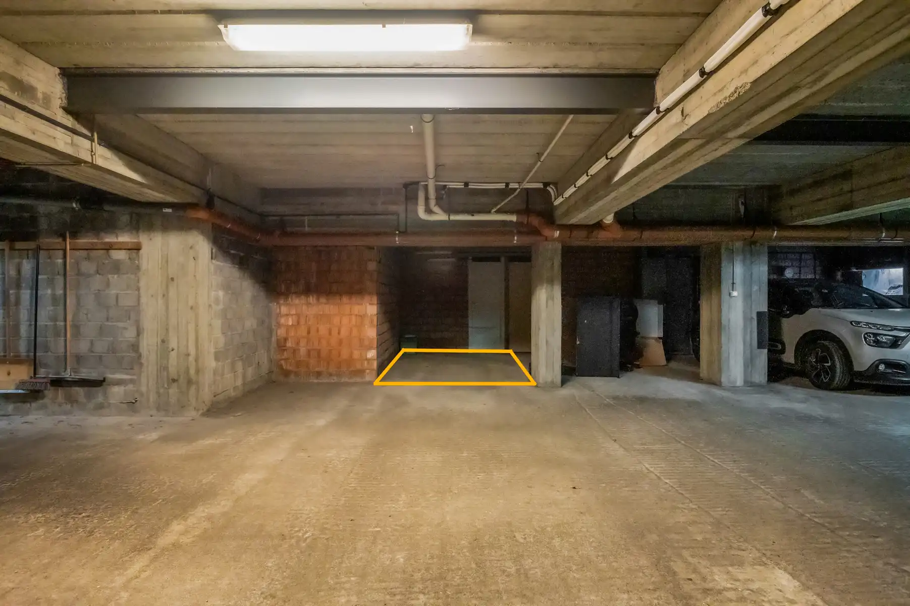 Rustig wonen met terras, 3 slaapkamers en private parking foto 14