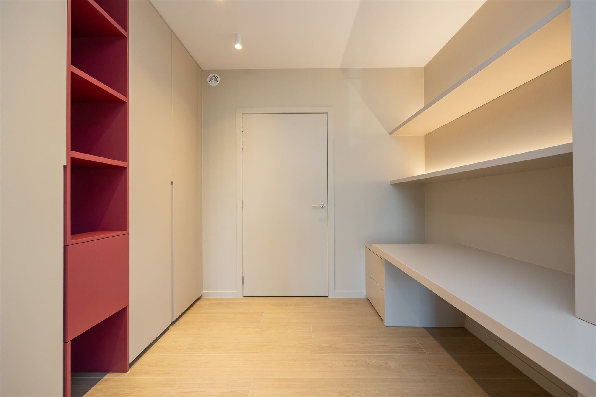Lichtrijk en luxueus appartement met omvattende tuin foto 6