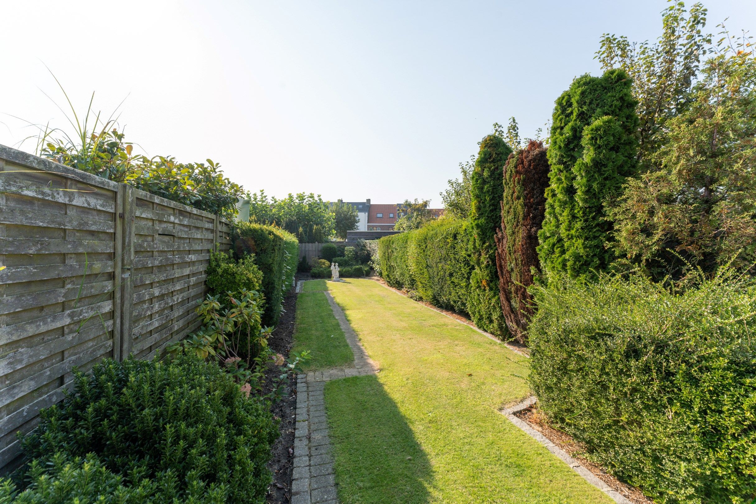 Te vernieuwen woning met een schitterende tuin te Heist foto 9