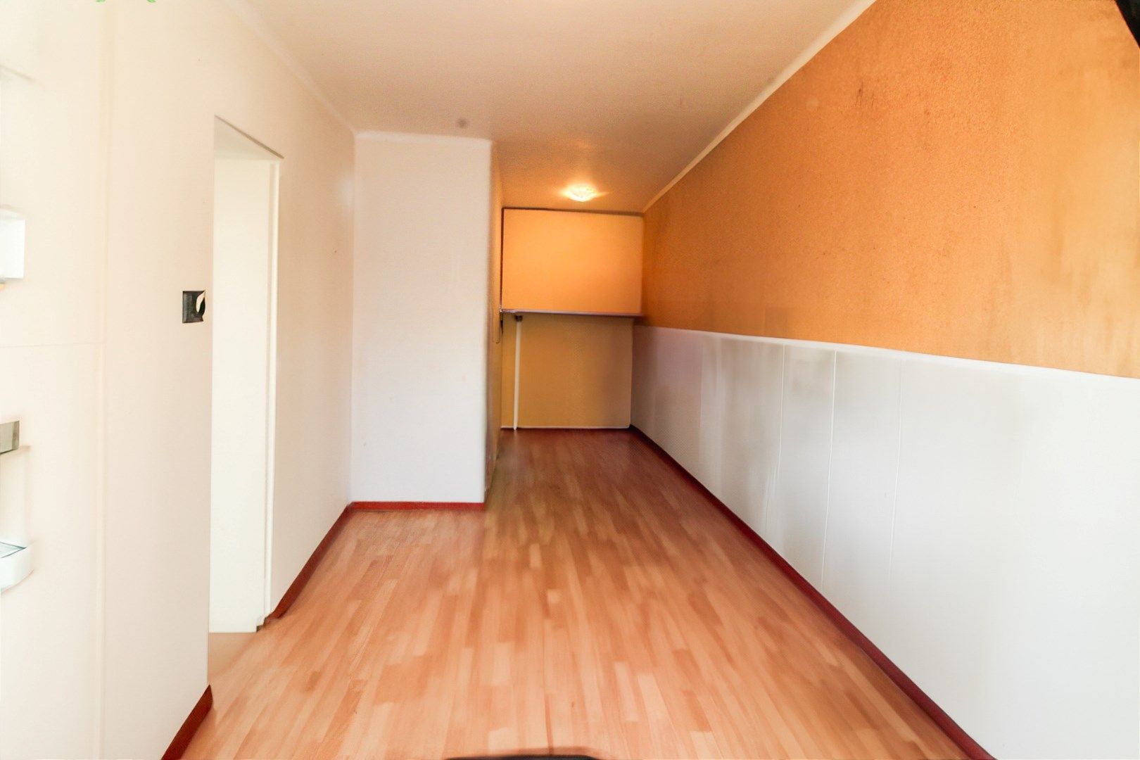 Uitzonderlijk ruim en centraal gelegen gelijkvloers appartement met drie slaapkamers, tuin én garage te koop in Deurne! foto 11