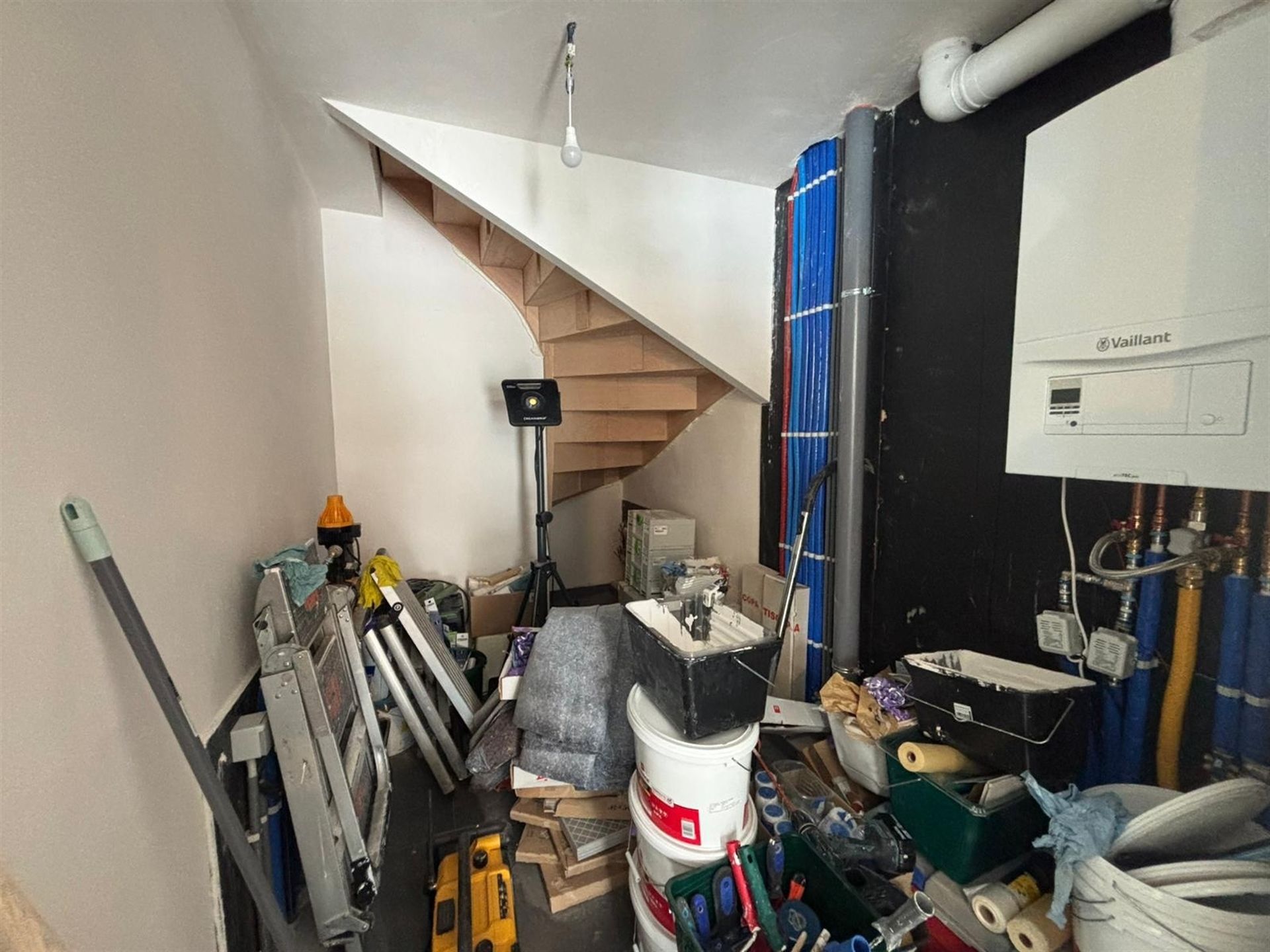 Rustiggelegen, hoogwaardig afgewerkte nieuwbouwwoning nabij het centrum! foto 29