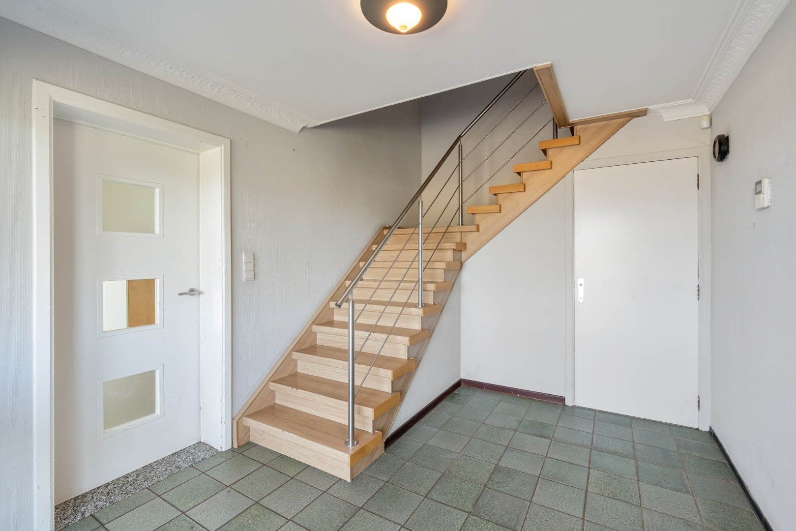 Multifunctioneel gebouw bestaande uit een woning, een winkel en een magazijn/werkplaats gelegen op een rustige locatie te Voorshoven! foto 10