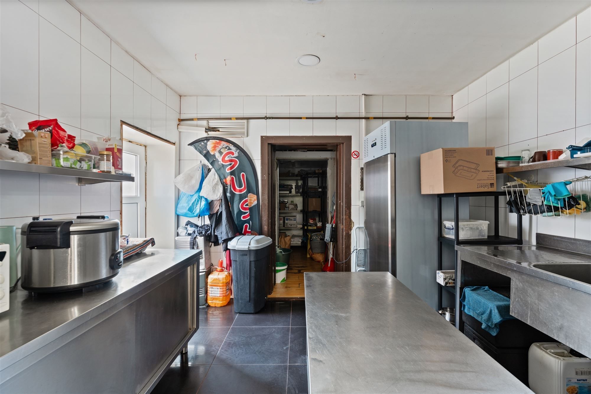 RUIM HANDELSPAND MET GOEDE VISIBILITEIT IN KOERSEL CENTRUM foto 11