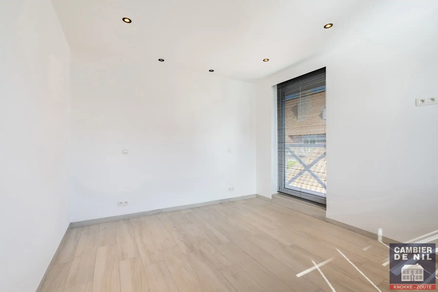 Prachtige ongemeubelde nieuwbouwwoning nabij het centrum van Knokke, gelegen in het rustige Izabellapolder. foto 22