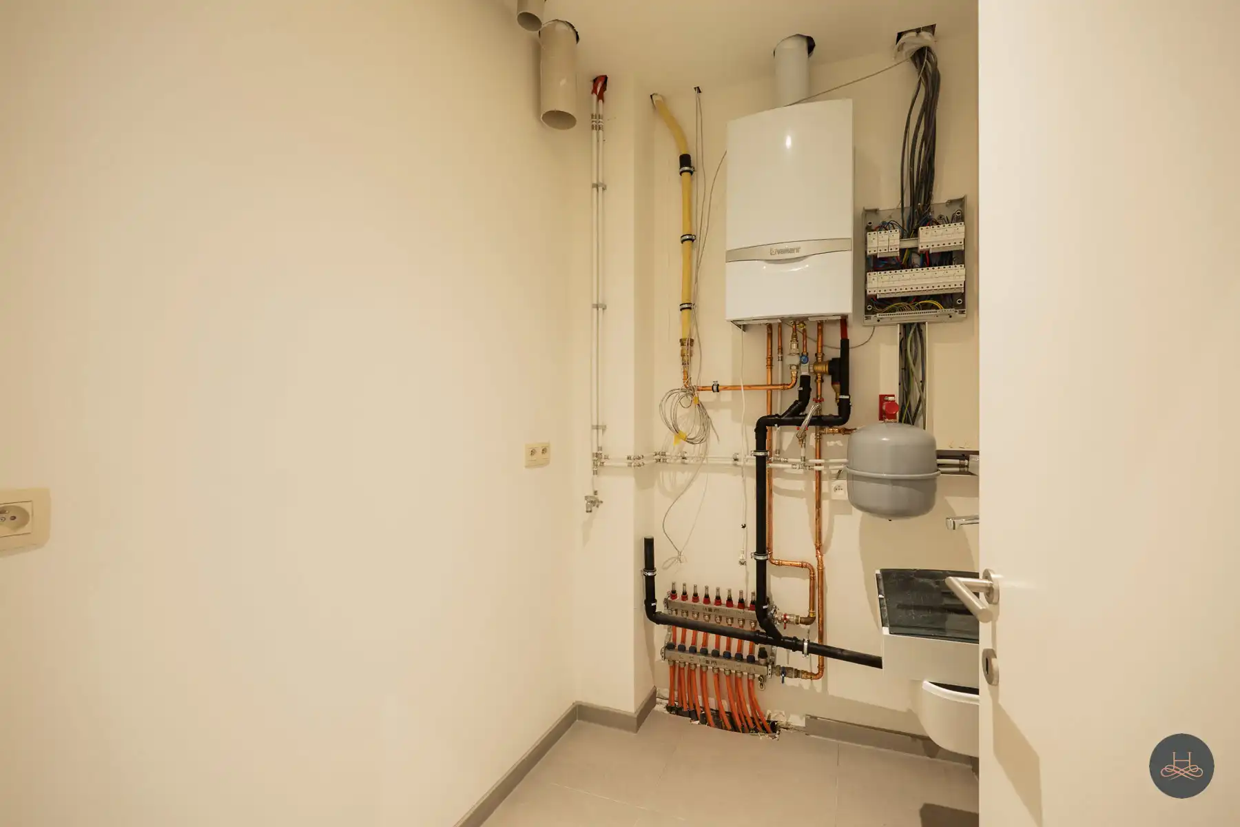 Gerenoveerd en zeer energiezuinig appartement met tof terras foto 16