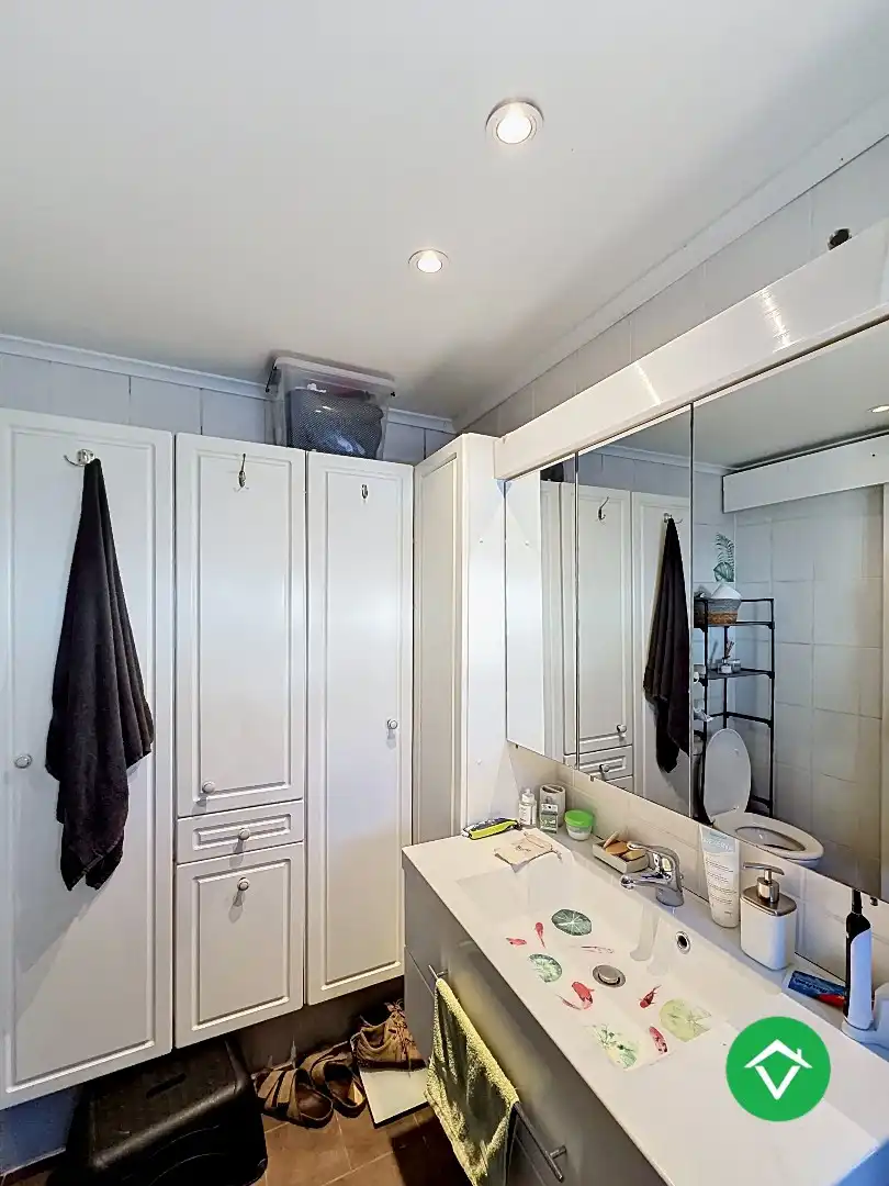 Woning met 3 slaapkamers en 2 garages te Eernegem foto 12