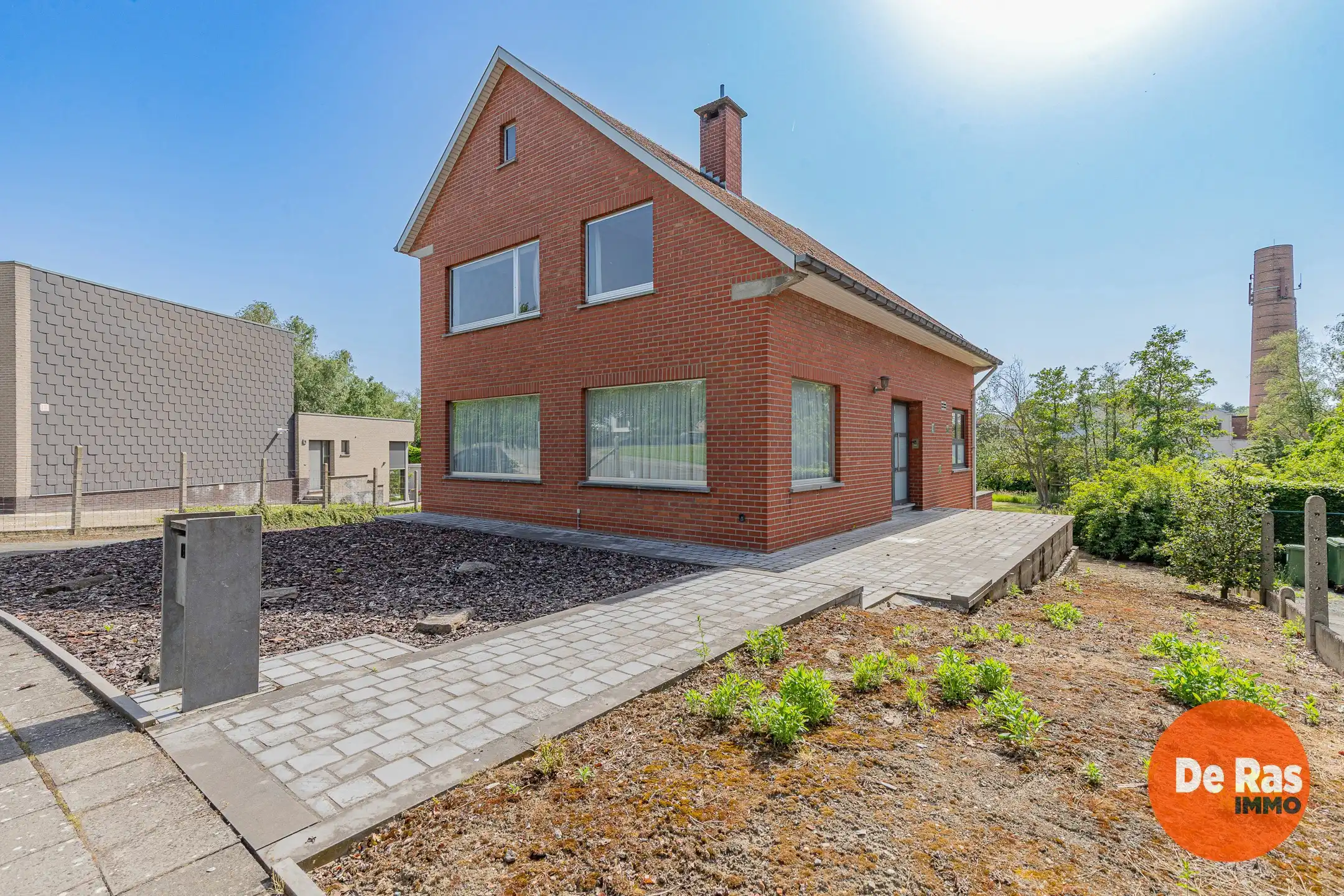 EREMBODEGEM – Solide woning op ca. 25are met topligging foto 2