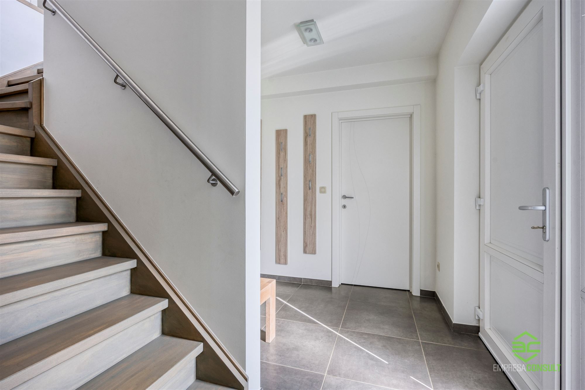 Instapklare woning met aparte garage en werkplaats van 150m² in Schulen! foto 4