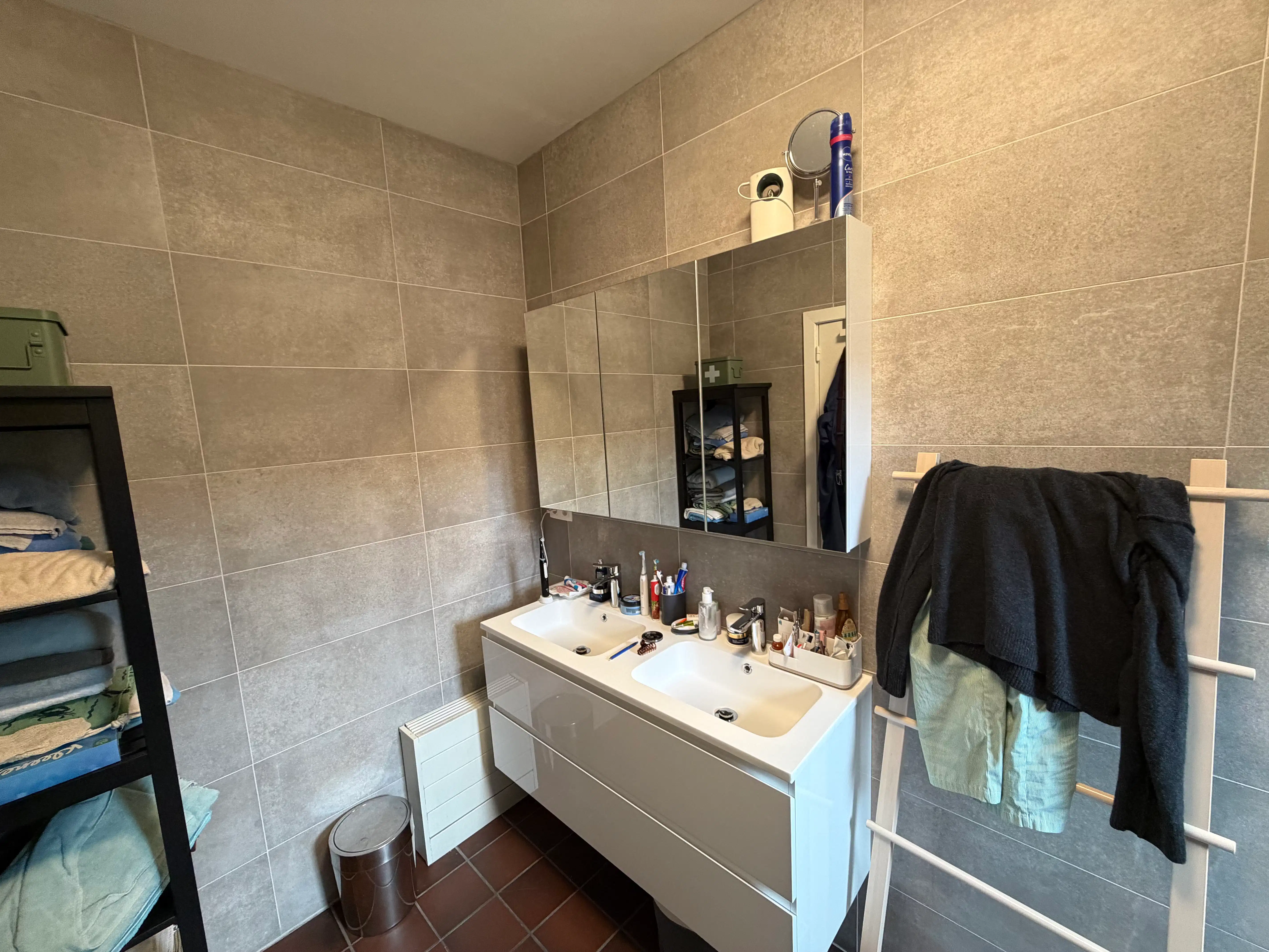 Genk, Winterslagstraat 251: Ruime gezinswoning met 3 slaapkamers, garage en zuidwest-gerichte tuin ! foto 13