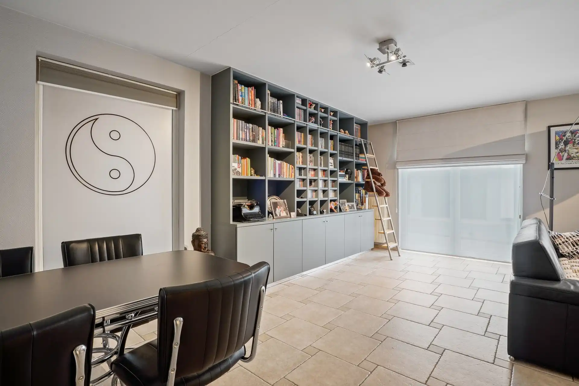 Ruim gelijkvloers appartement met 2 slaapkamers, terras en staanplaats te Berlare foto 6