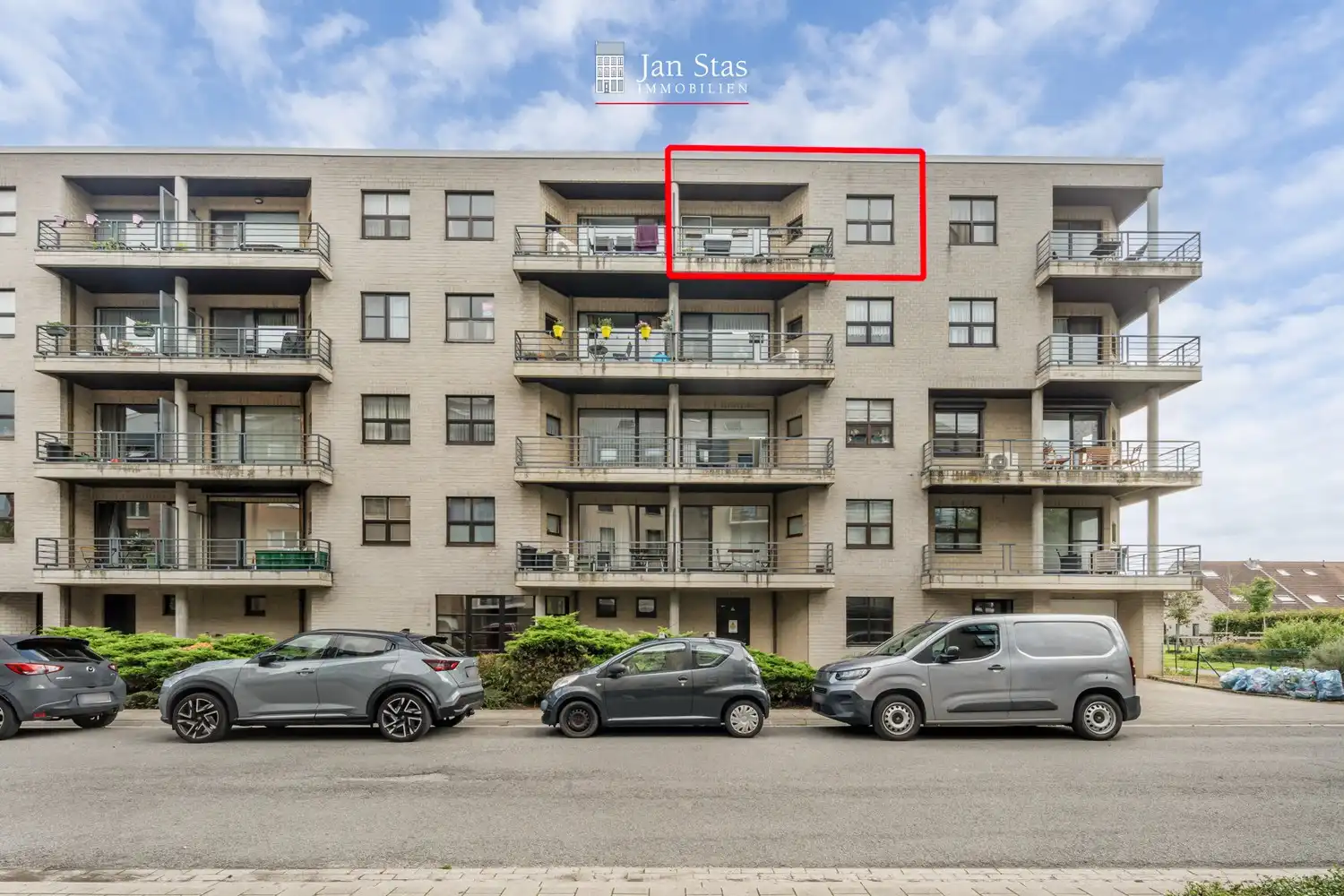 Goed gelegen dakappartement met 2 slaapkamers, een terras en een garagebox te Kessel-Lo! foto 2