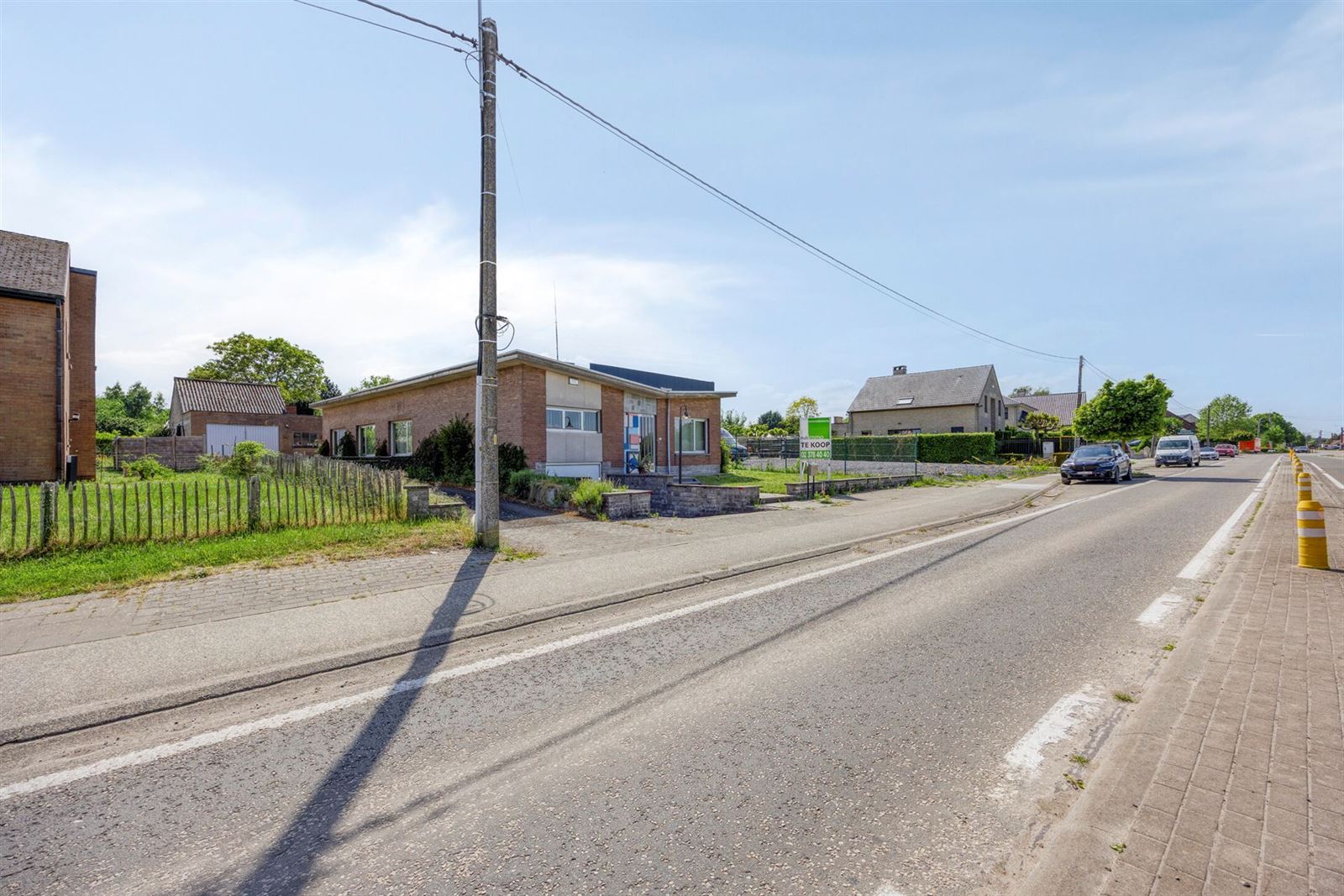 Ruime villa (bungalow) met 4 slaapkamers en atelier op terrein van 13a 22ca foto 3