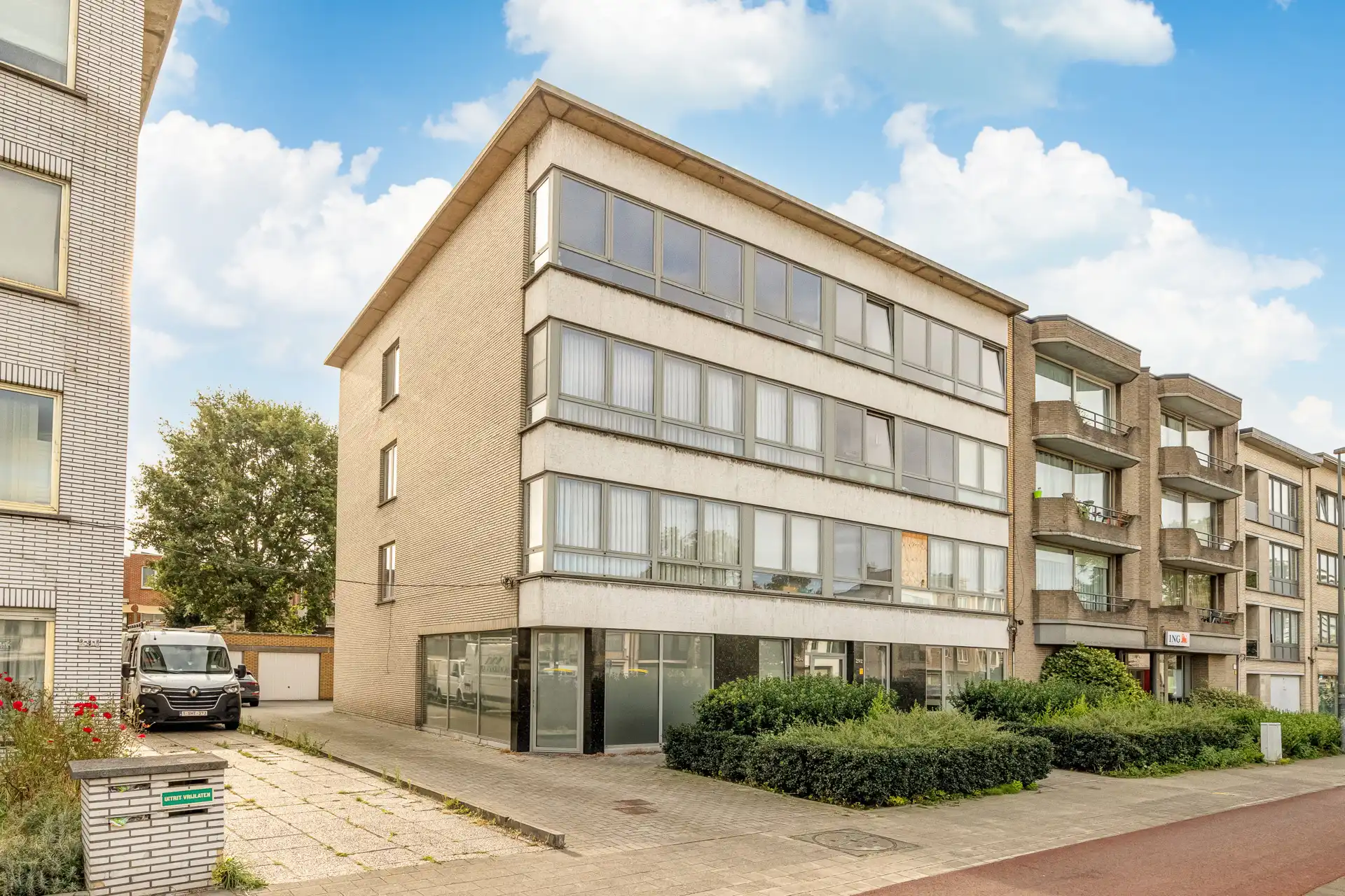 Instapklaars gelijkvloersapp met 2 slaapkamers + garagebox foto 14