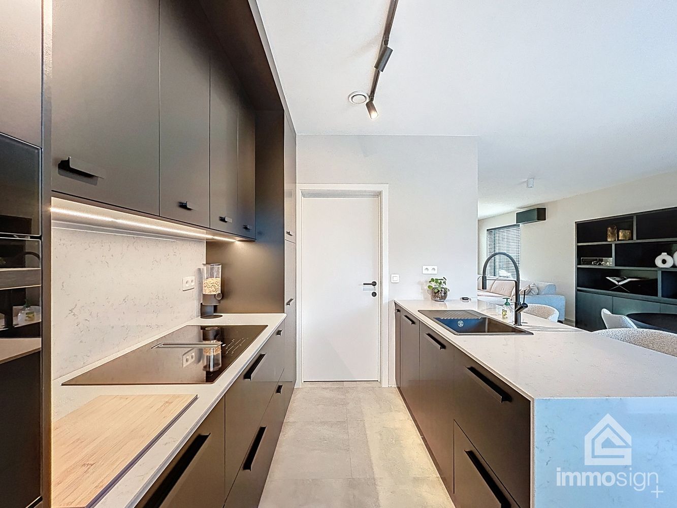 Instapklare, moderne gezinswoning in jonge, rustige buurt te Peer voorzien van tal van troeven foto 11