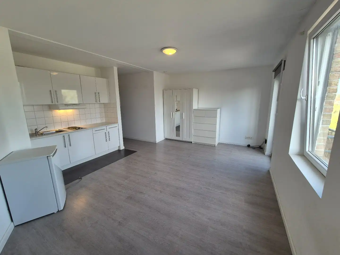 Ongemeubelde studio – nr. 12 (2e verdieping, achteraan rechts) foto 2