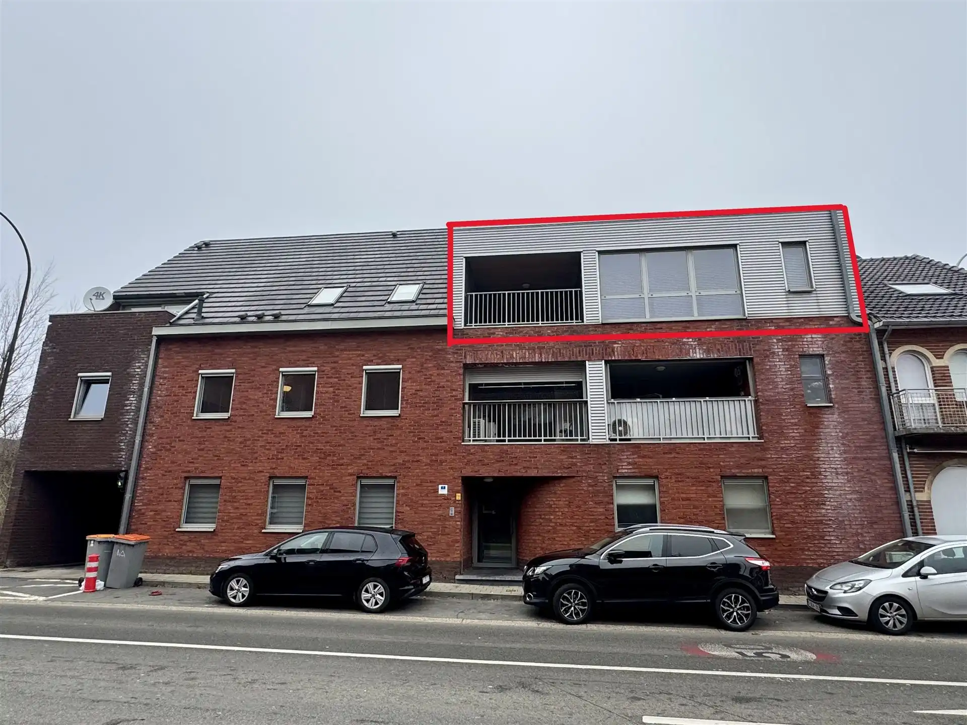 Ruim appartement met 2 slaapkamers en groot terras foto {{pictureIndex}}