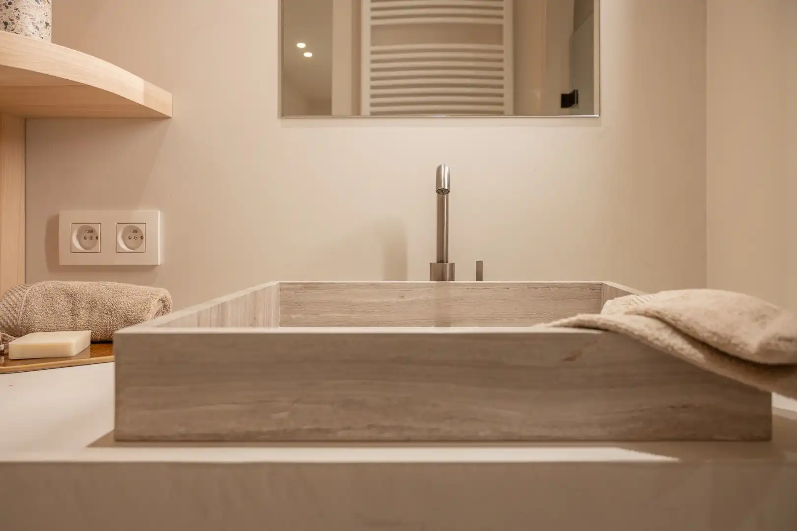 Luxueus gerenoveerd appartement met frontaal zeezicht op Zeedijk-Het Zoute, ideaal gelegen tussen Albertplein en begin Wandeldijk foto 21